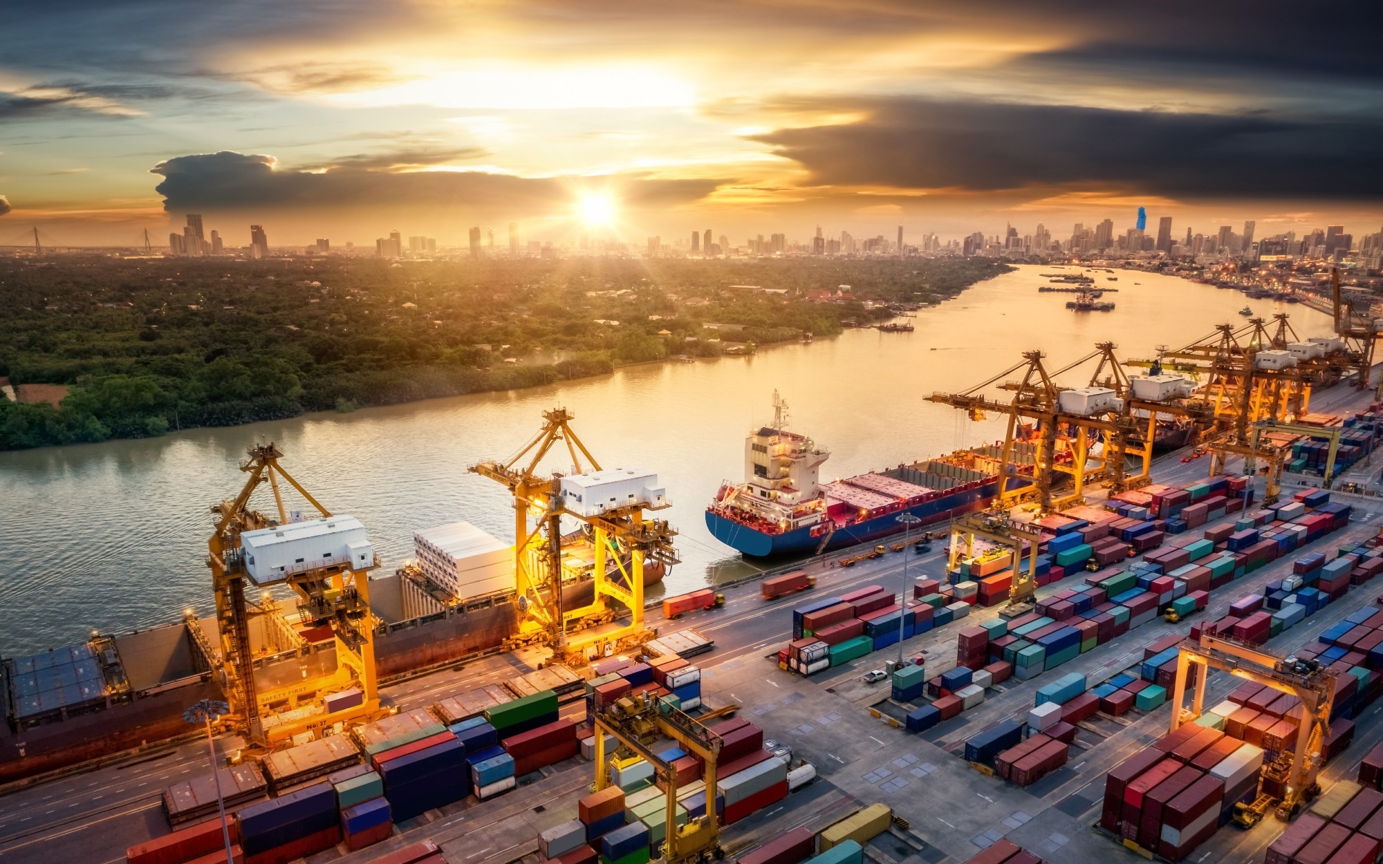 Study: Optimizing Seaport Parking with AI and Computer Vision: A Systematic Review. Image credit: Travel mania/Shutterstock