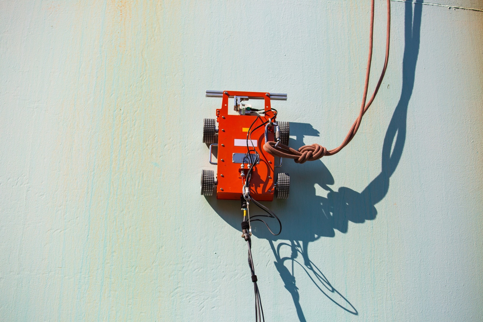 Study: Mitigating Rope-Locking Challenges in Rope-Ascending Robots for Unstructured Wall Work. Image credit: noomcpk/Shutterstock