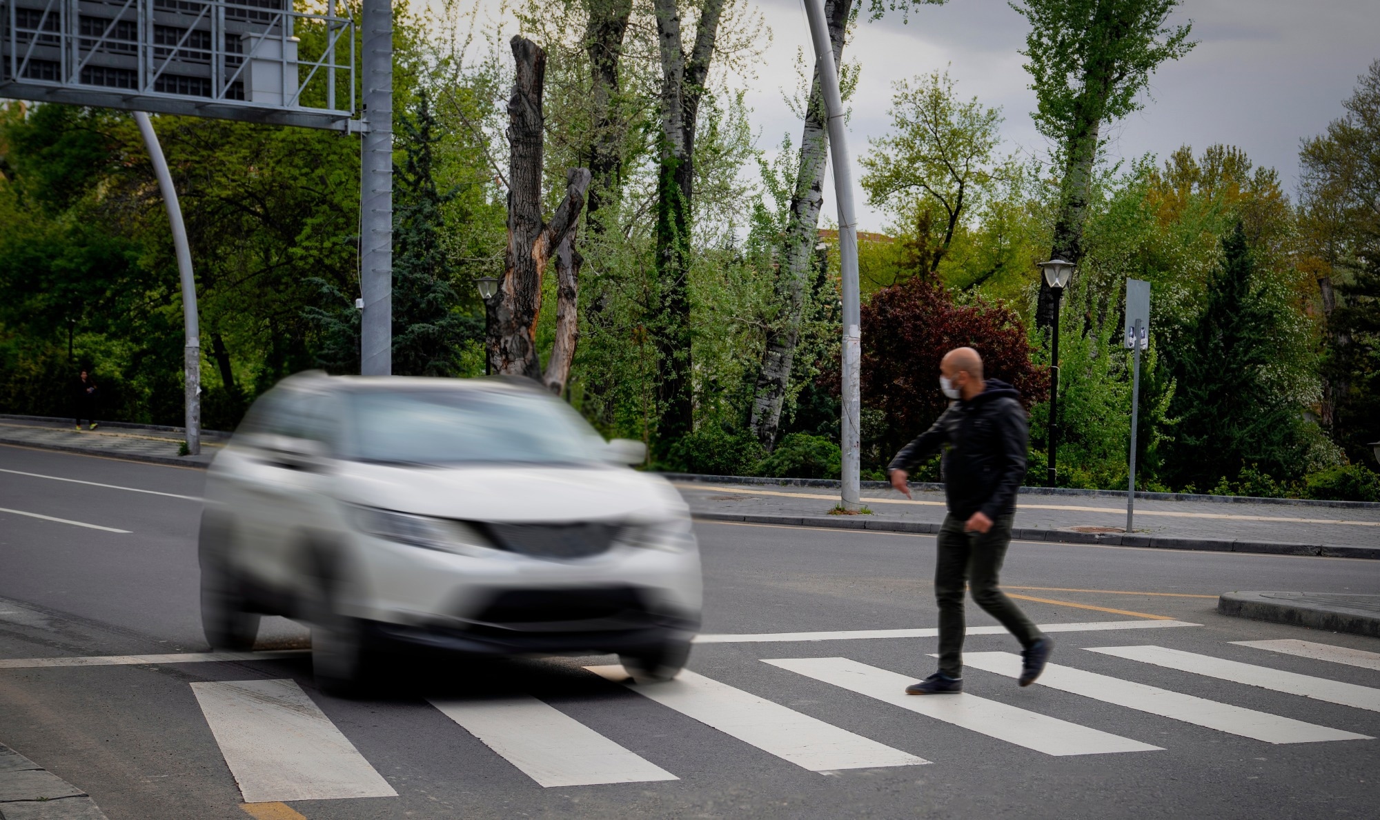 Study: Machine Learning-Based Pedestrian Crossing Decision Models to Increase Pedestrian Safety. Image credit: Bilal Kocabas/Shutterstock