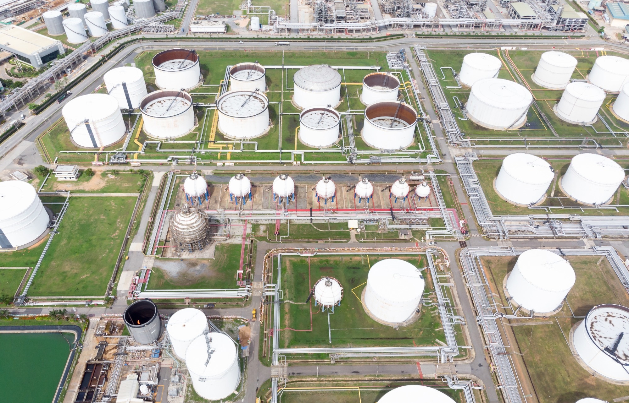 Study: High-Resolution Aerial Dataset of Above-Ground Storage Tanks. Image credit: AUUSanAKUL/Shutterstock