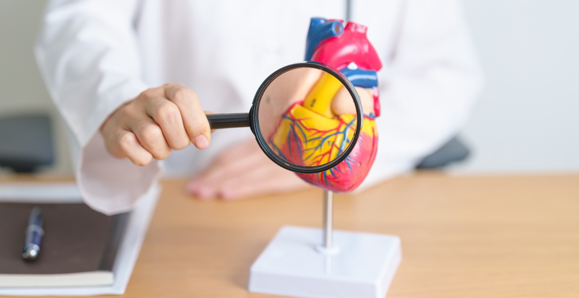 Study: Sentiment Analysis Reveals Public Perceptions of Coronary Artery Calcium Testing. Image Credit: Jo Panuwat D/Shutterstock