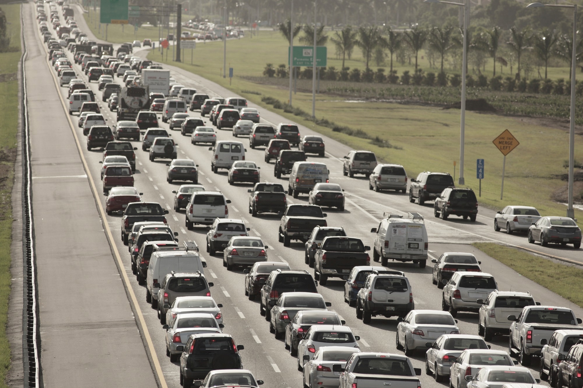 Study: Traffic Coordination in VANETs with Probabilistic Manhattan Grid Topology. Image Credit: Felix Mizioznikov/Shutterstock