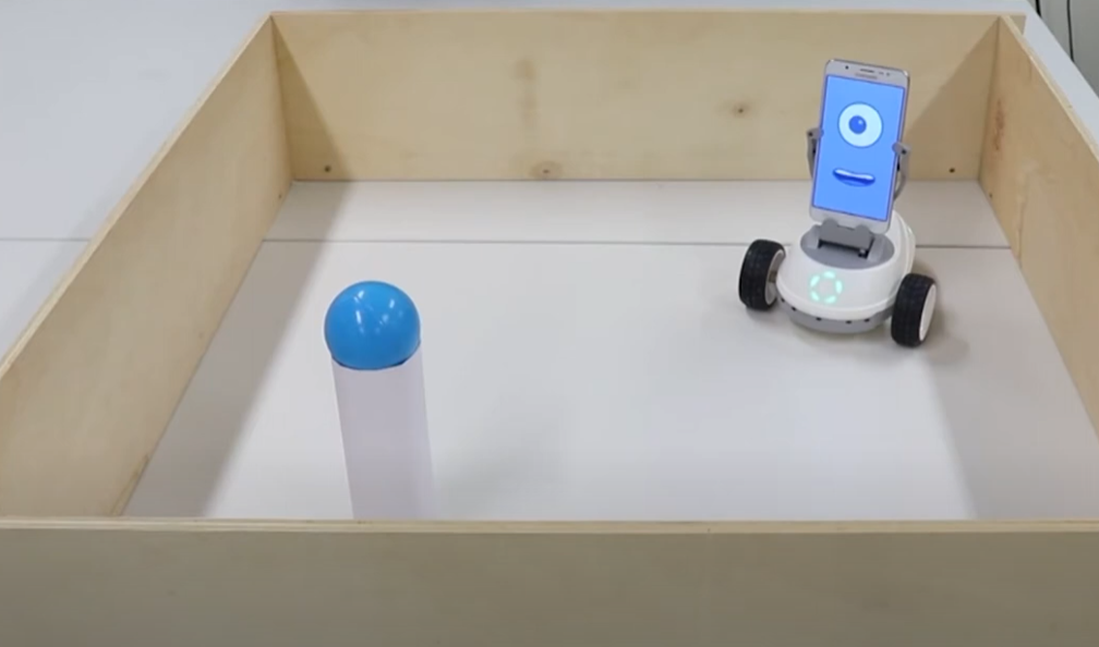 Research: Education in the AI era: a long-term classroom technology based on intelligent robotics