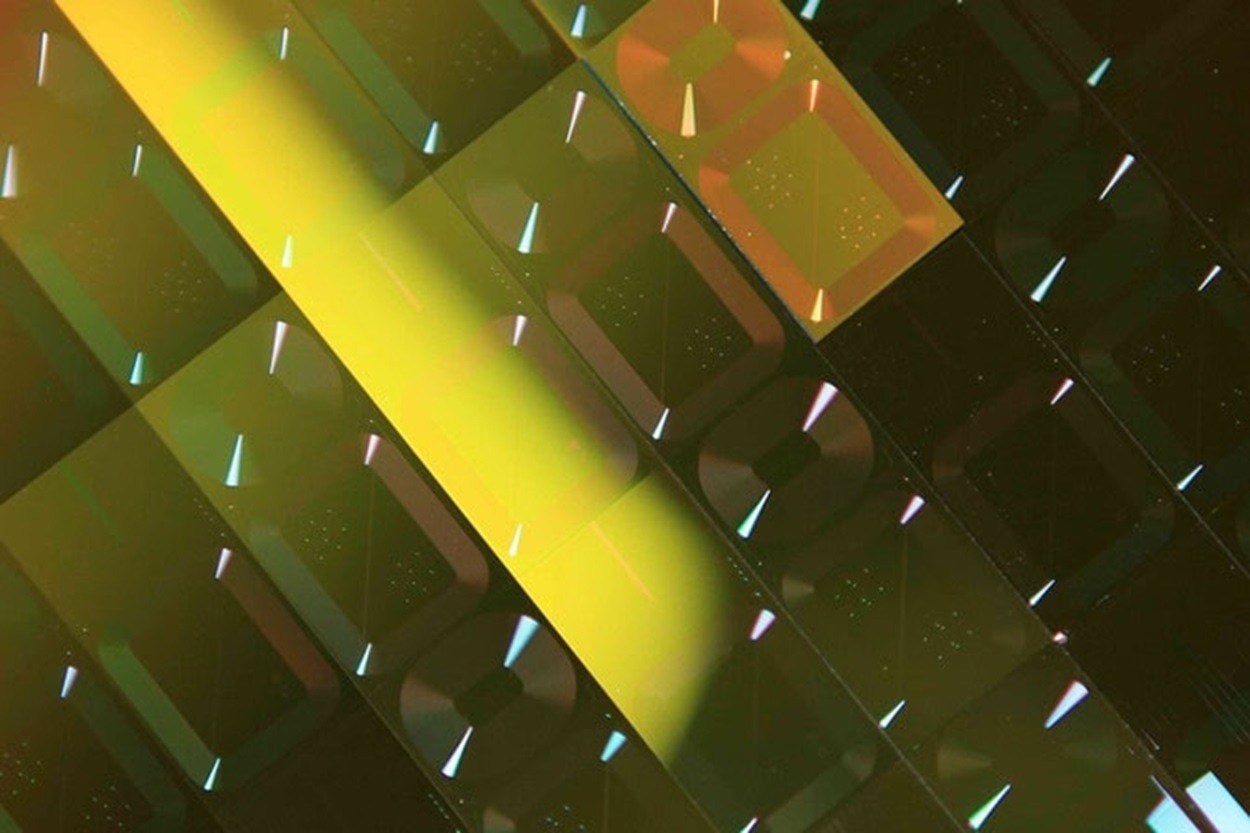 The research team’s technology could ensure that individual sets of connected chips produced in larger batches can be tailored-made to specific applications. Photo credit: Di Liang, Large-Scale Integrated Photonics Group, University of Michigan.