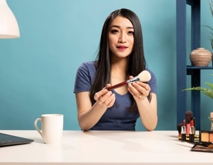 Why Human Hosts Still Outsell AI Streamers in Online Shopping