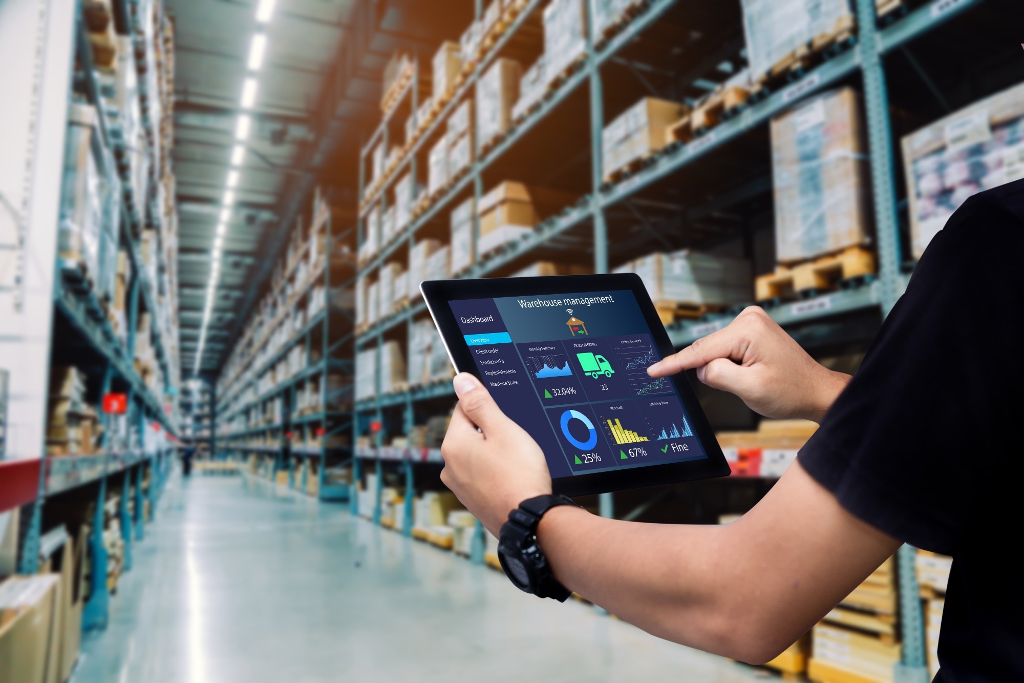 Study: Optimizing Factory Logistics with Reinforcement Learning: A Path to Industry 4.0 Efficiency. Image credit: panuwat phimpha/Shutterstock