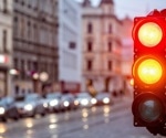 Cognitive Errors and LED Traffic Lights: A Virtual Simulation Study